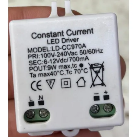 Proudový zdroj pro LED svítidla, 240V/6-12V DC, 700mA